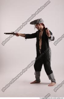 03 JACK PIRATE STANDING POSE WITH GUN 32